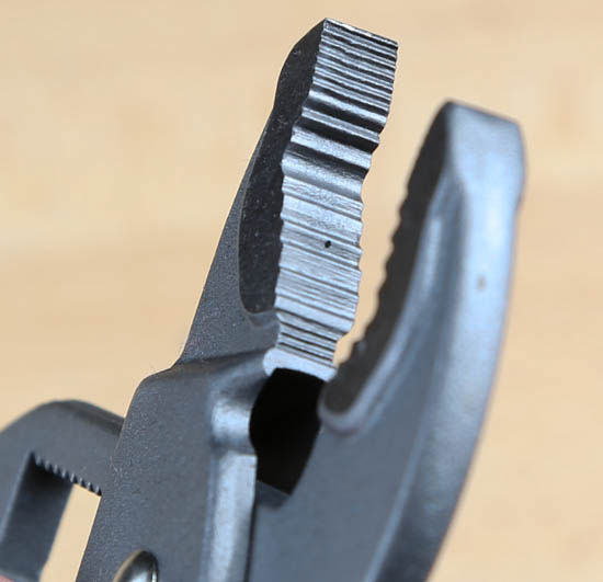 Husky SelfAdjusting Groove Joint Pliers Review