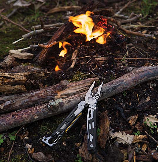 Leatherman Signal a New Outdoors and Survivalist MultiTool