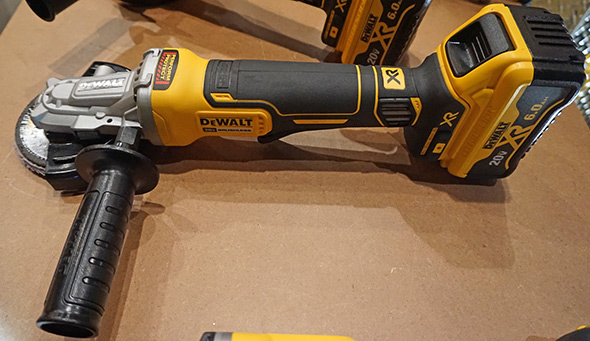Dewalt 20V Max 5inch flathead grinder